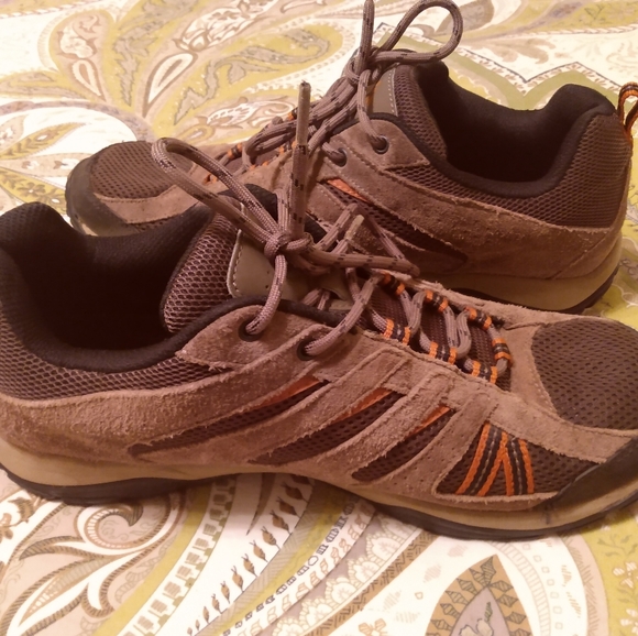 columbia men's lakeview mid hiking boots